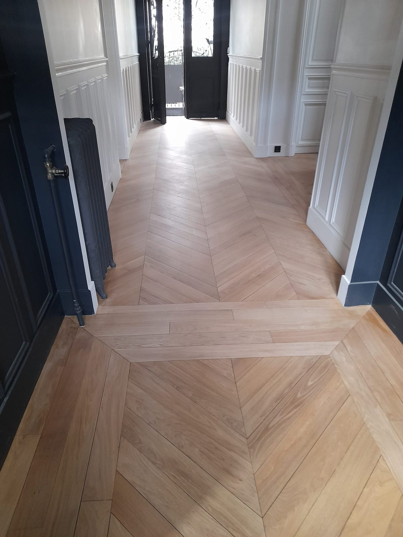 Point de Hongrie couloir boiseries